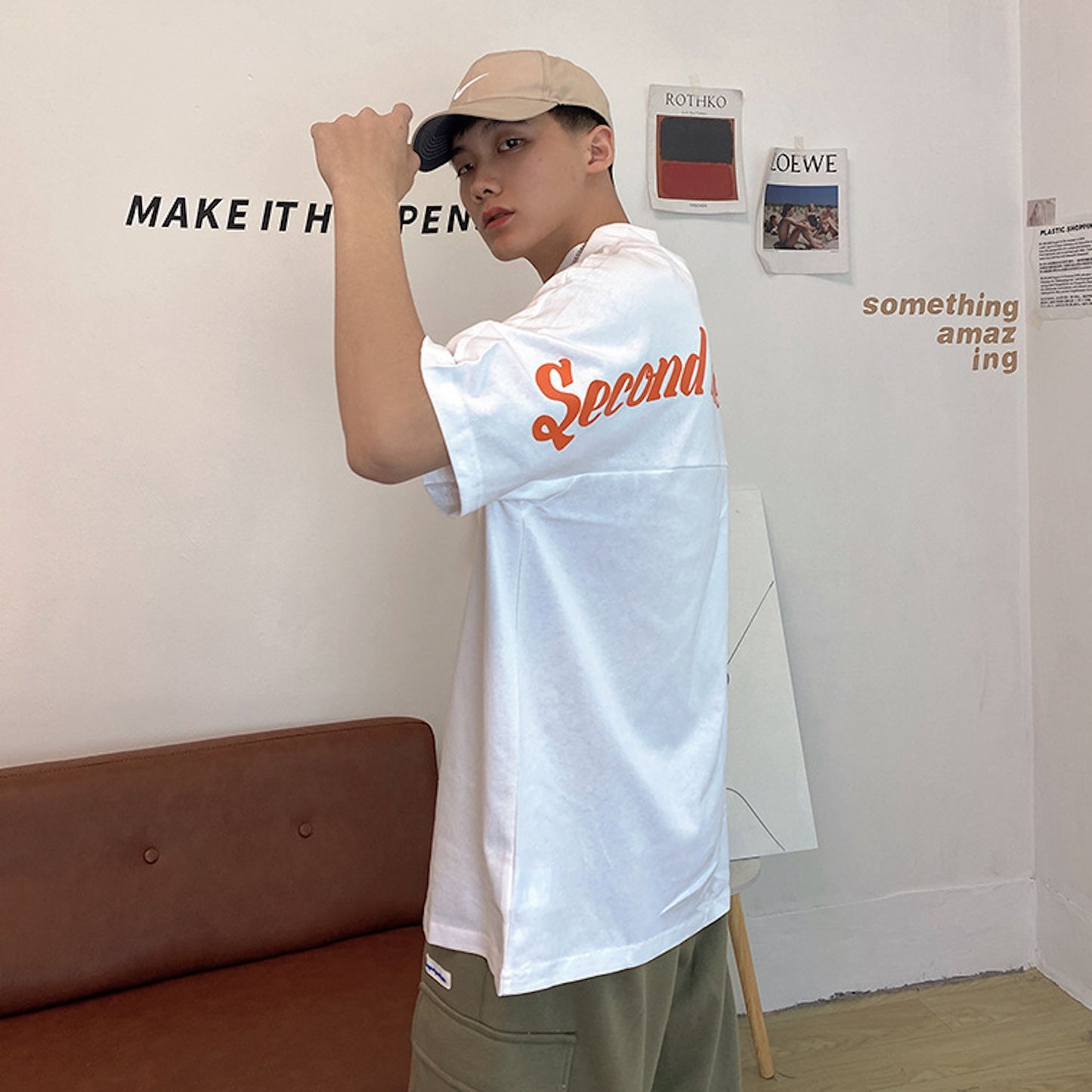 【ペアルック】バックプリントモックネック半袖Tシャツ